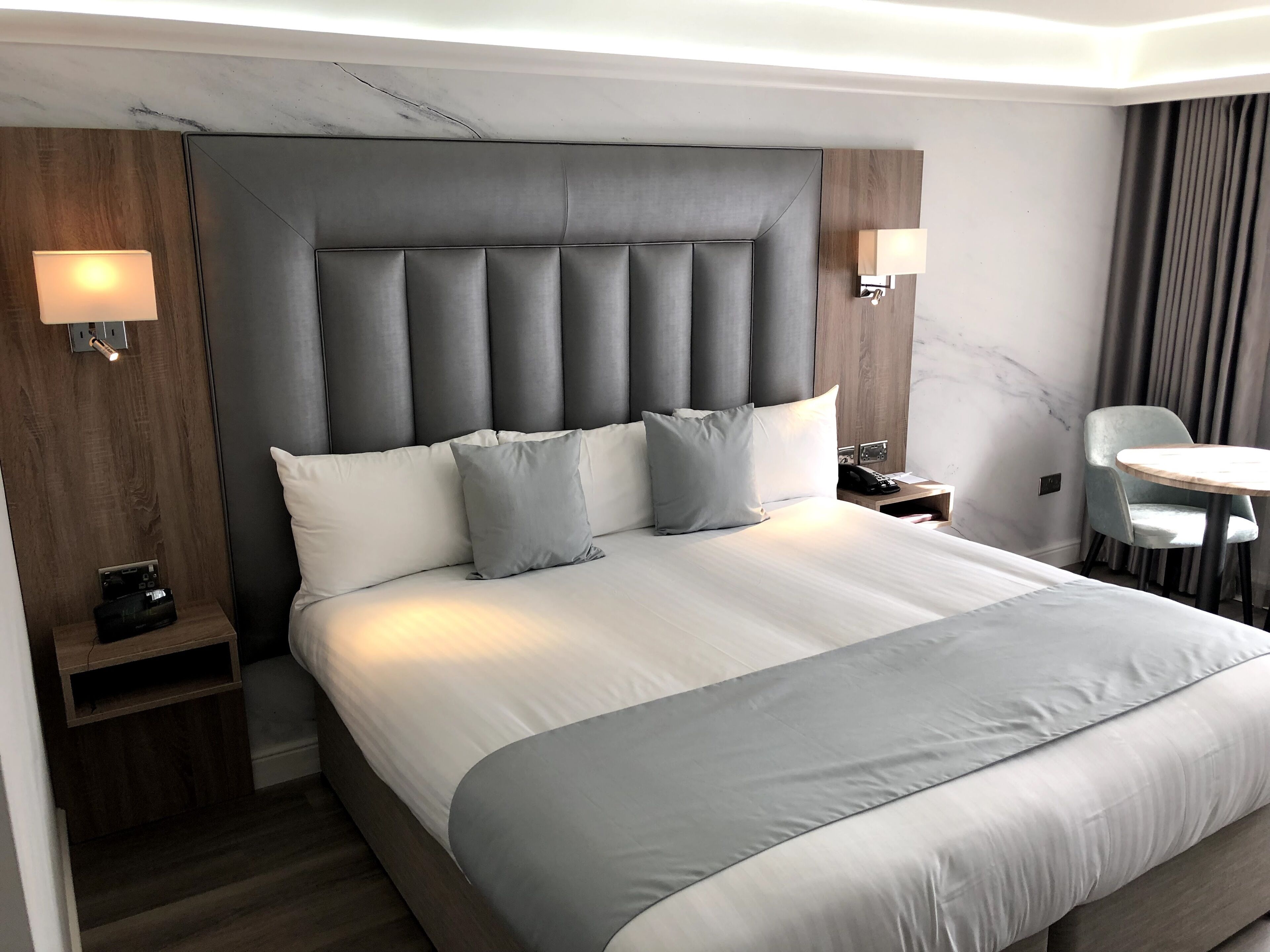 Desk, laptop workspace, iron/ironing board, free WiFi