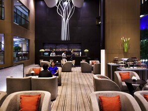 Lobby lounge - Avani Ratchada Bangkok Hotel (Bangkok)