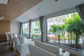 Sauna, hot springs, body treatments, deep-tissue massages