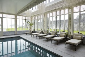 Dampfbad, Körperbehandlungen, Warmsteinmassagen