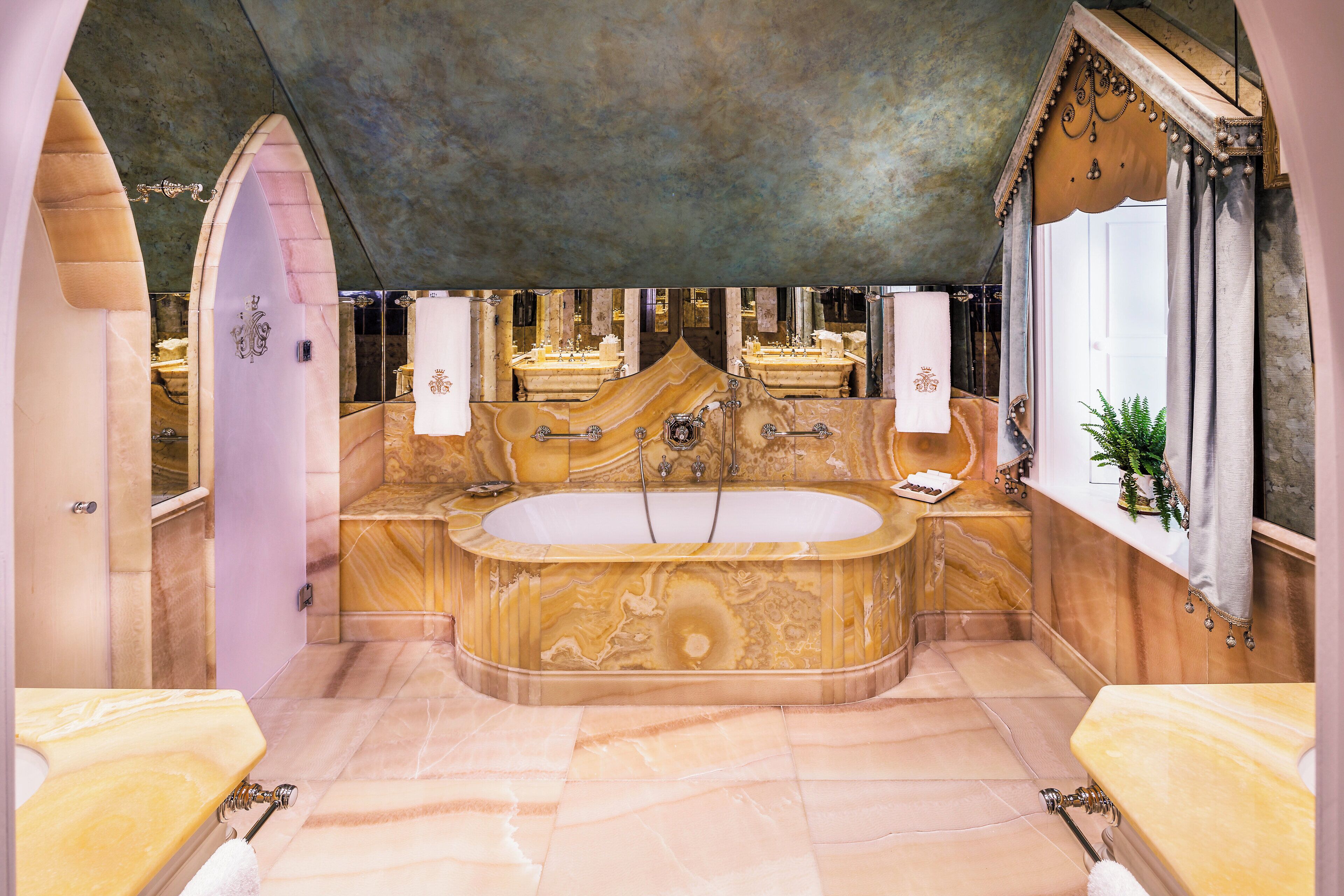 room (guinness boathouse) | bathroom | combined shower/bathtub, designer toiletries, hair dryer, bathrobes