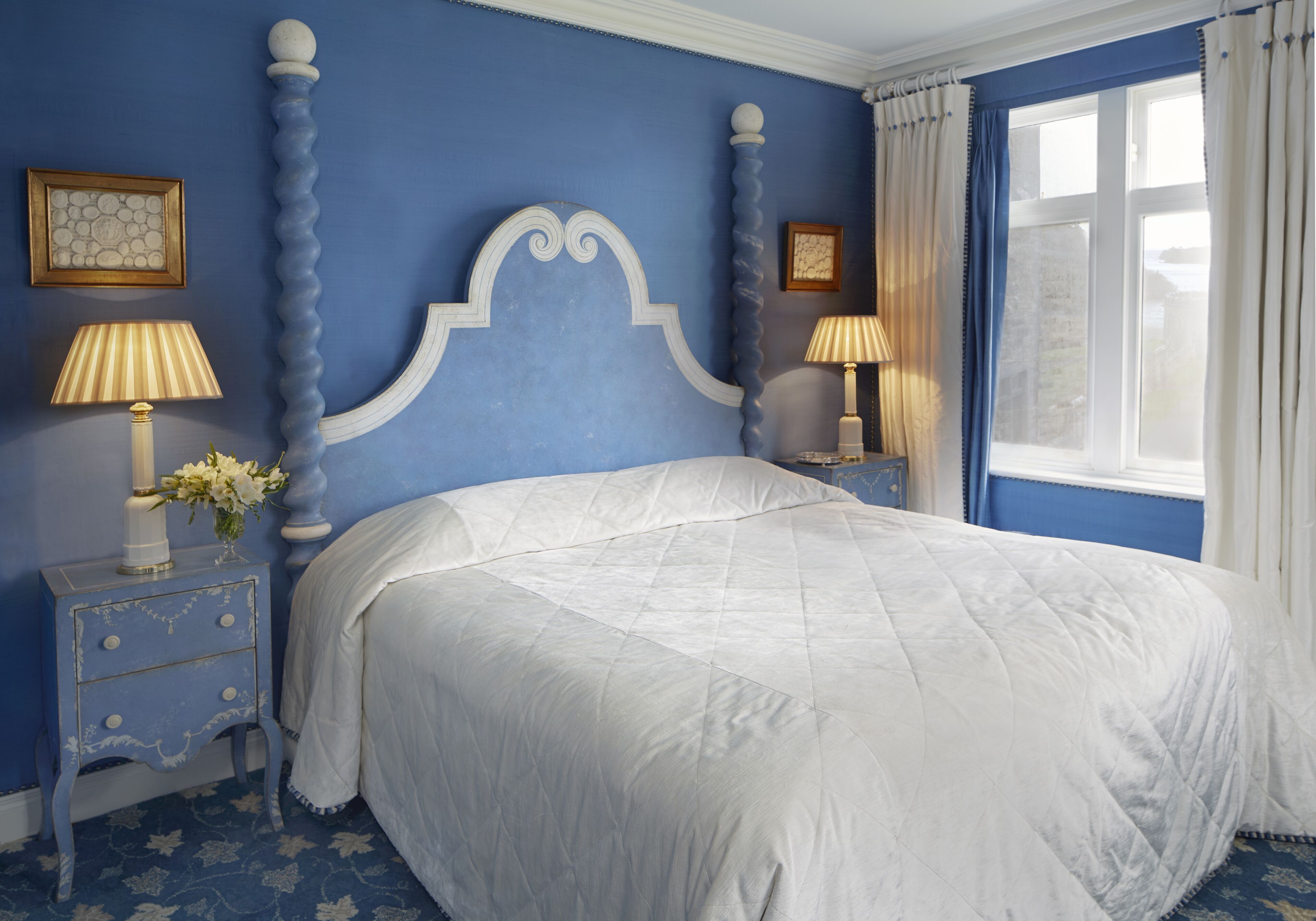 Premium bedding, pillow-top beds, minibar, in-room safe