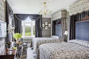 Deluxe Room | Premium bedding, pillow-top beds, minibar, in-room safe