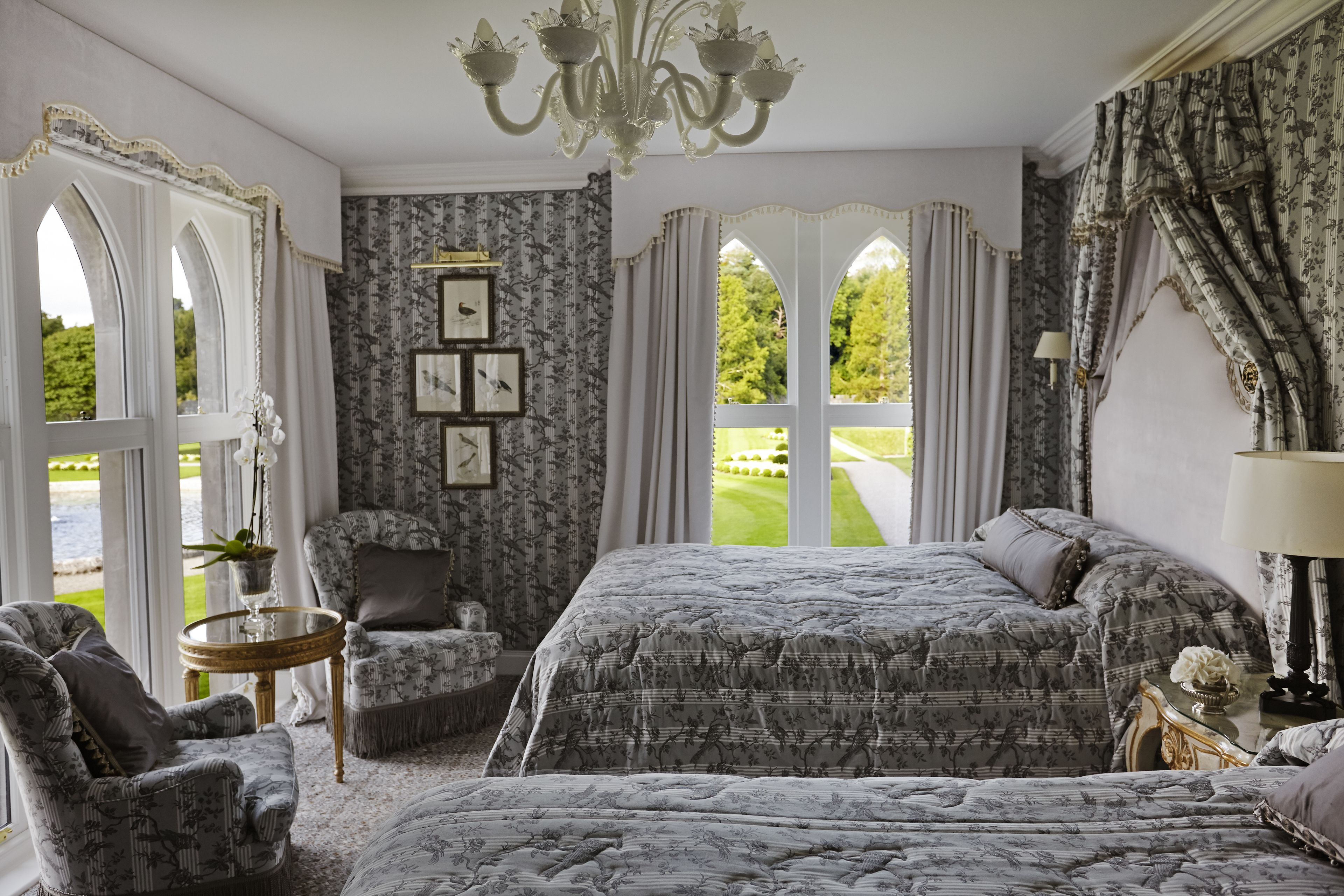 Habitación Deluxe (Queen Family Room) | Ropa de cama de alta calidad, camas con pillow-top y minibar 