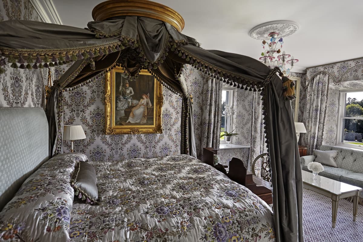 Phòng Deluxe, quang cảnh hồ | Bộ đồ giường cao cấp, nệm có lớp đệm bông, minibar