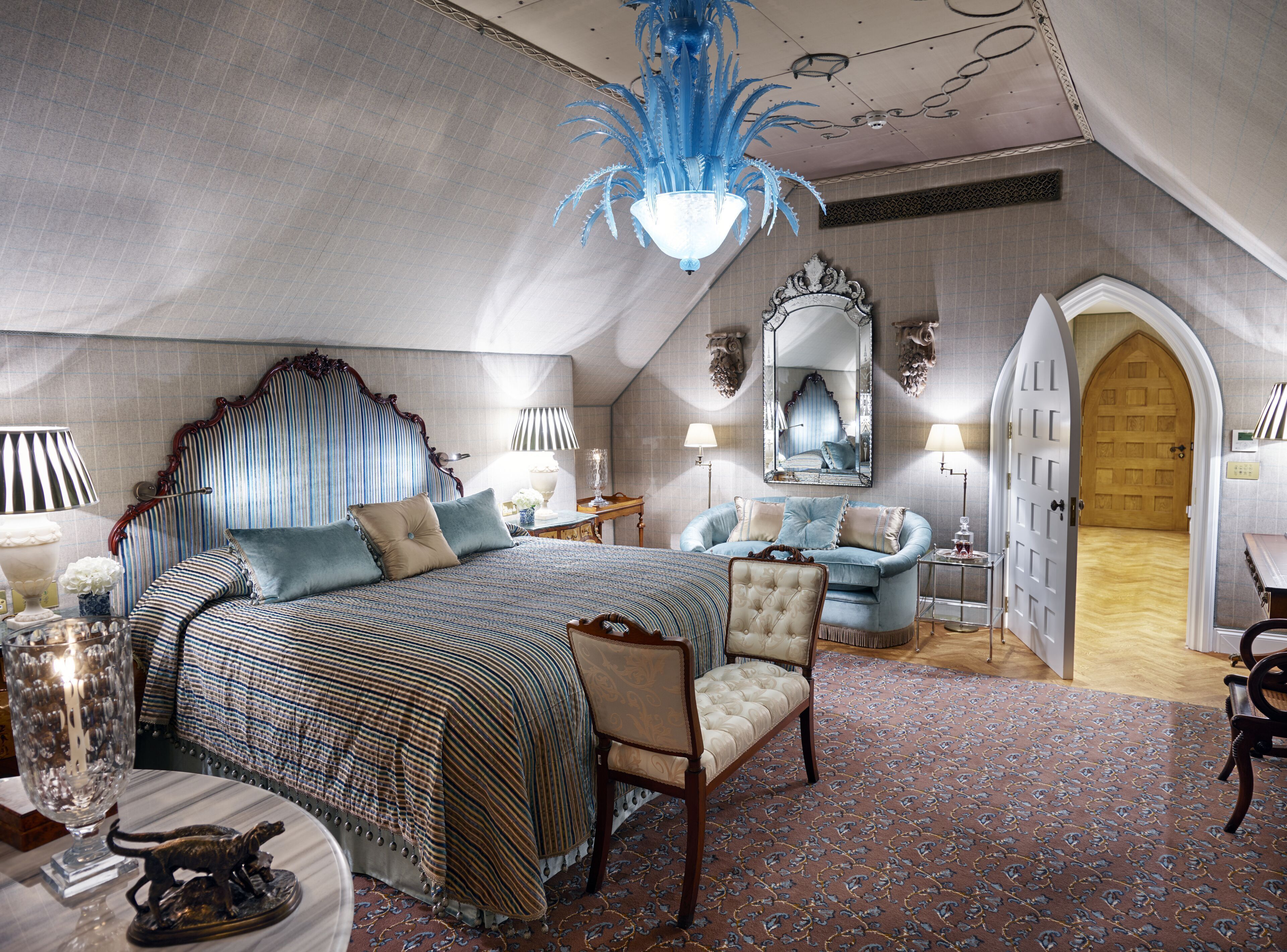 Premium bedding, pillow-top beds, minibar, in-room safe