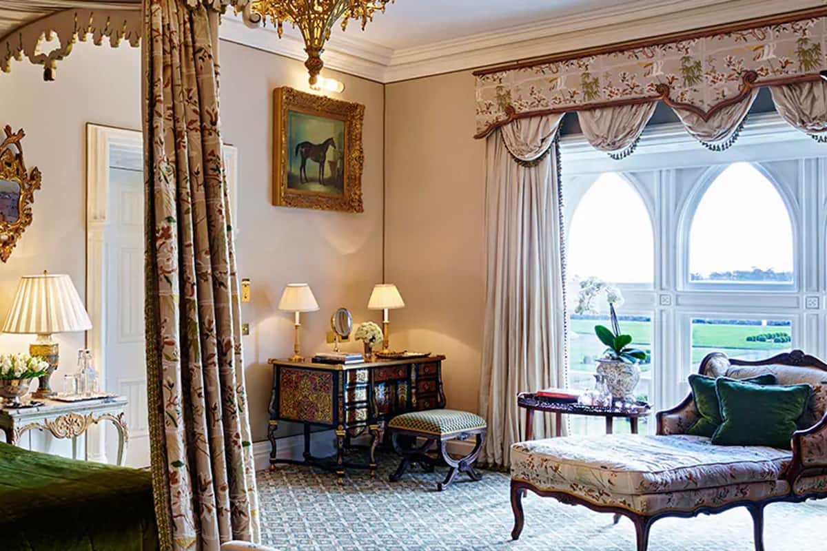 Premium bedding, pillow-top beds, minibar, in-room safe