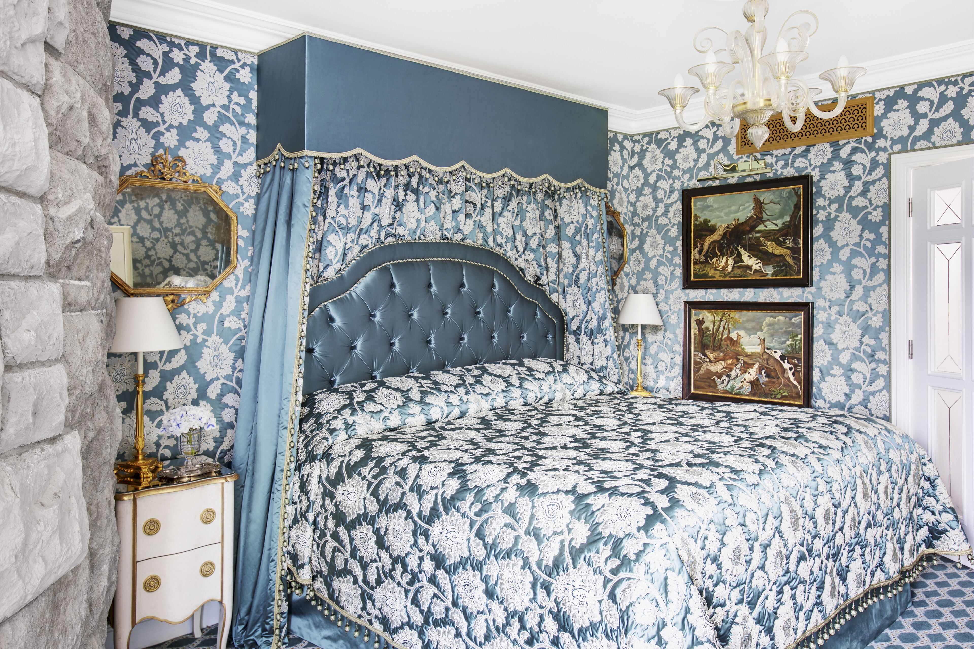 Premium bedding, pillow-top beds, minibar, in-room safe