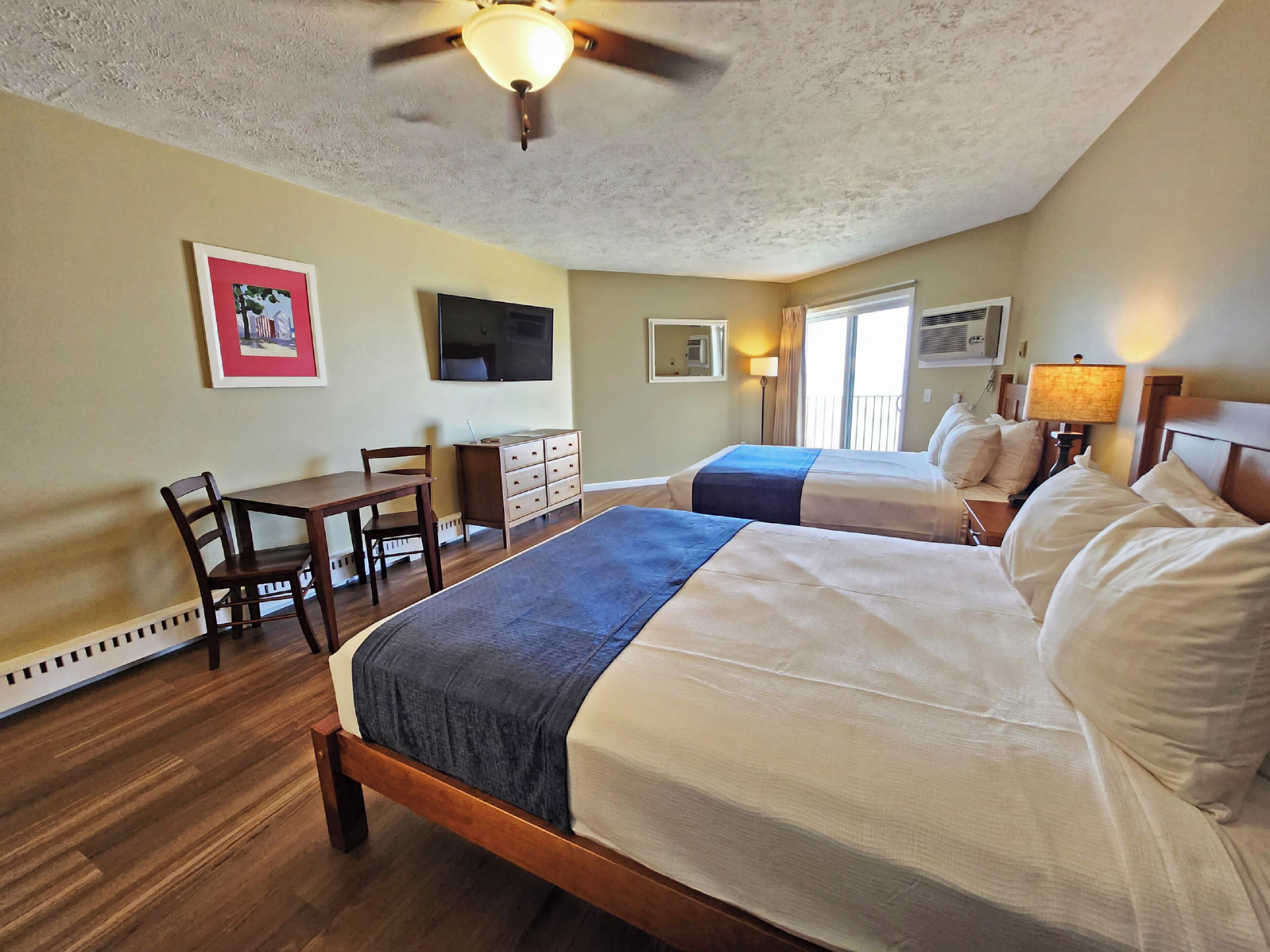 studio, 2 queen beds, balcony, bay view | 1 bedroom, soundproofing, iron/ironing board, free wifi