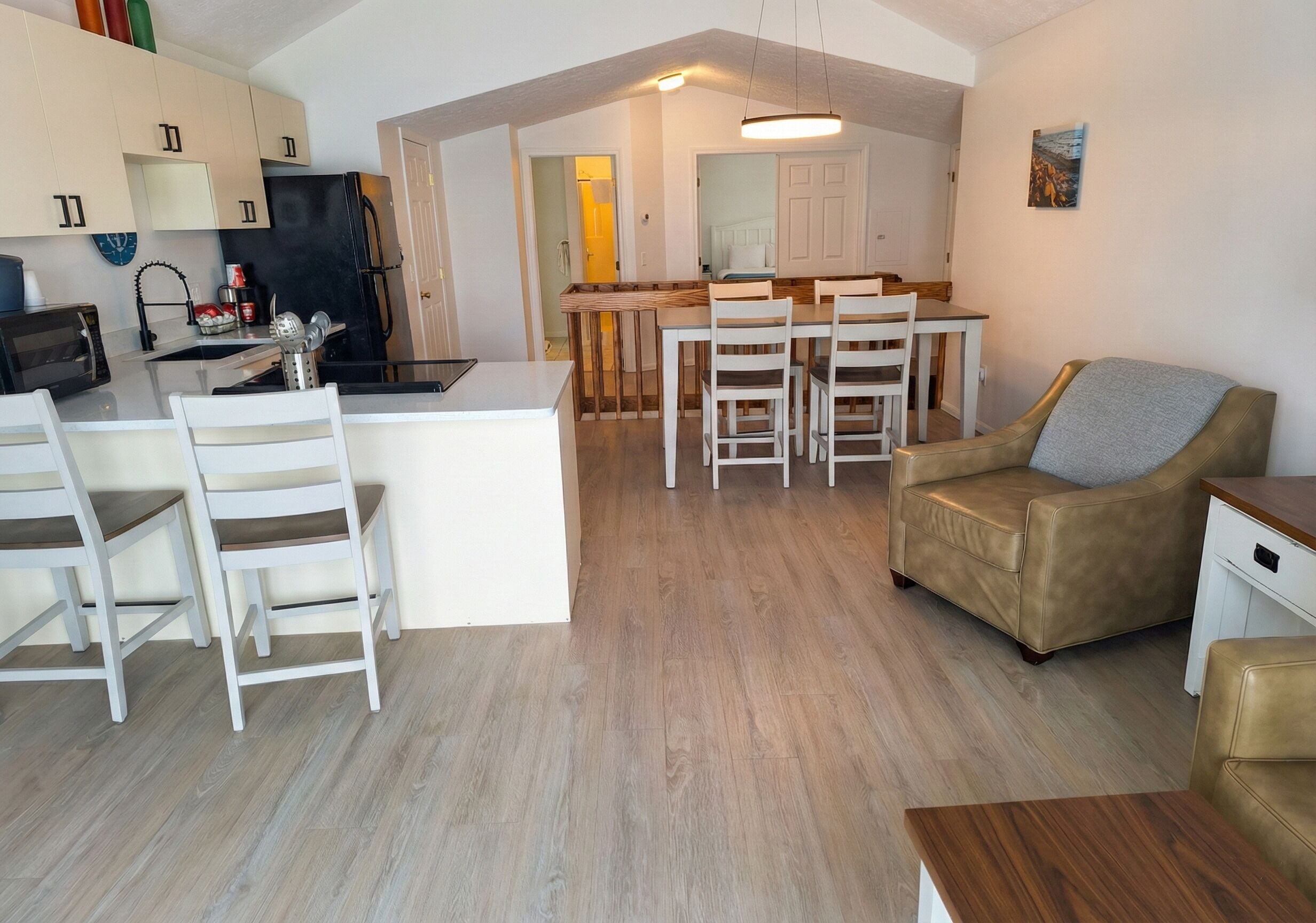 Exclusive-kattohuoneisto, 1 makuuhuone, keittiö, näköala lahdelle | Äänieristys, silitysrauta/-lauta, ilmainen Wi-Fi, vuodevaatteet