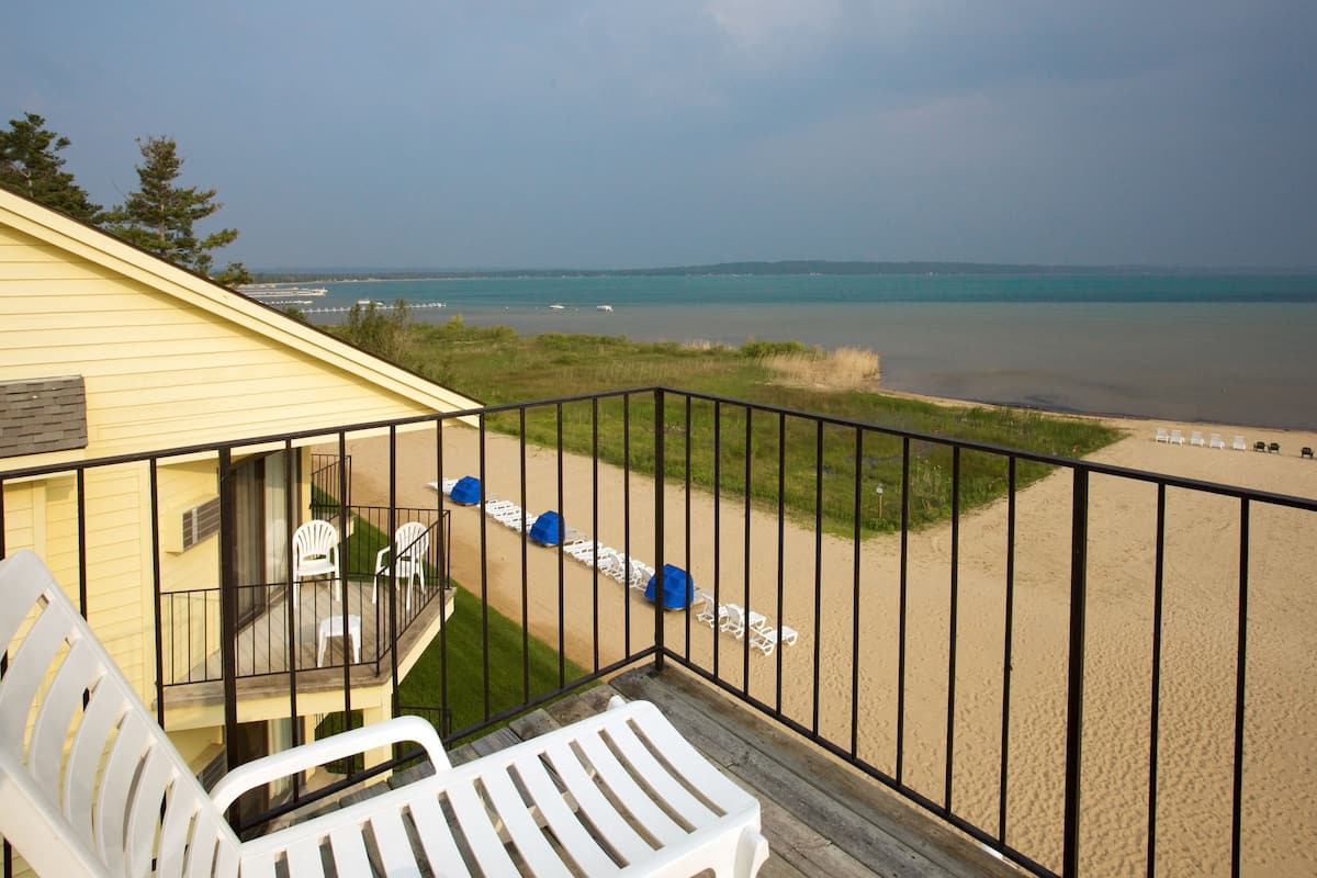 Exclusive Penthouse, 1 Bedroom, Kitchen, Bay View | Beach/ocean view