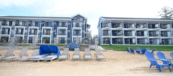 Pointes North Beachfront Hotel