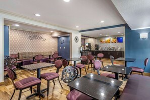 Free daily buffet breakfast - Comfort Inn Tulsa Midtown (Tulsa)