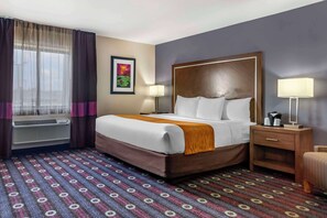 Standard Room, 1 King Bed, Non Smoking | Individually furnished, desk, iron/ironing board, free WiFi - Comfort Inn Tulsa Midtown (Tulsa)