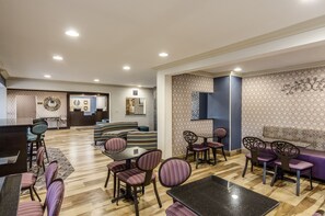 ฝ่ายต้อนรับ