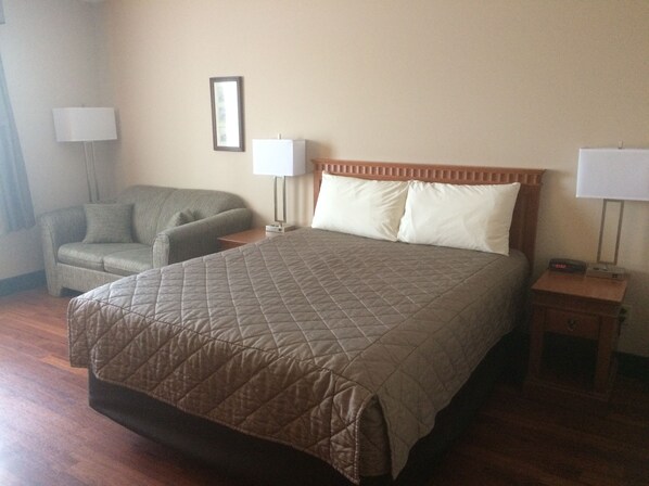 Basic Single Room, 1 Queen Bed