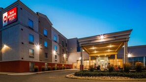 Exterior - Best Western Plus Bowmanville (Clarington)