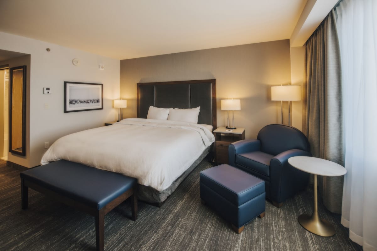 Deluxe Room, 1 King Bed