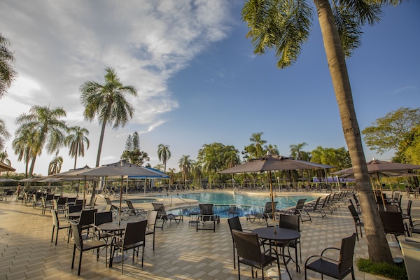 3 outdoor pools, open 10:00 AM to 10:00 PM, free pool cabanas