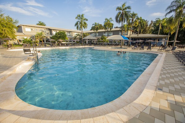 3 outdoor pools, open 10:00 AM to 10:00 PM, free pool cabanas