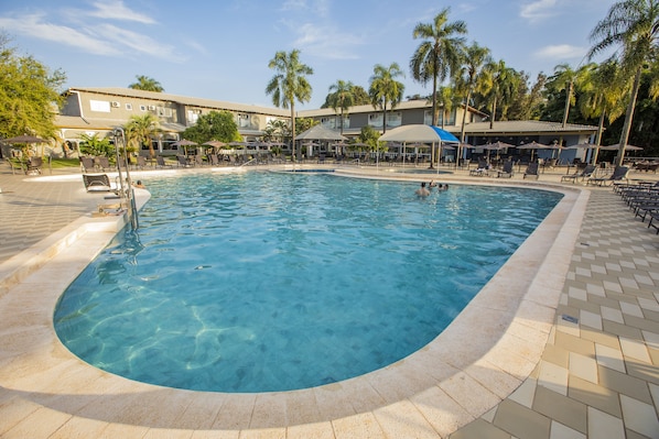 3 outdoor pools, open 10:00 AM to 10:00 PM, free pool cabanas