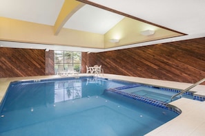 Kapalı spa küveti