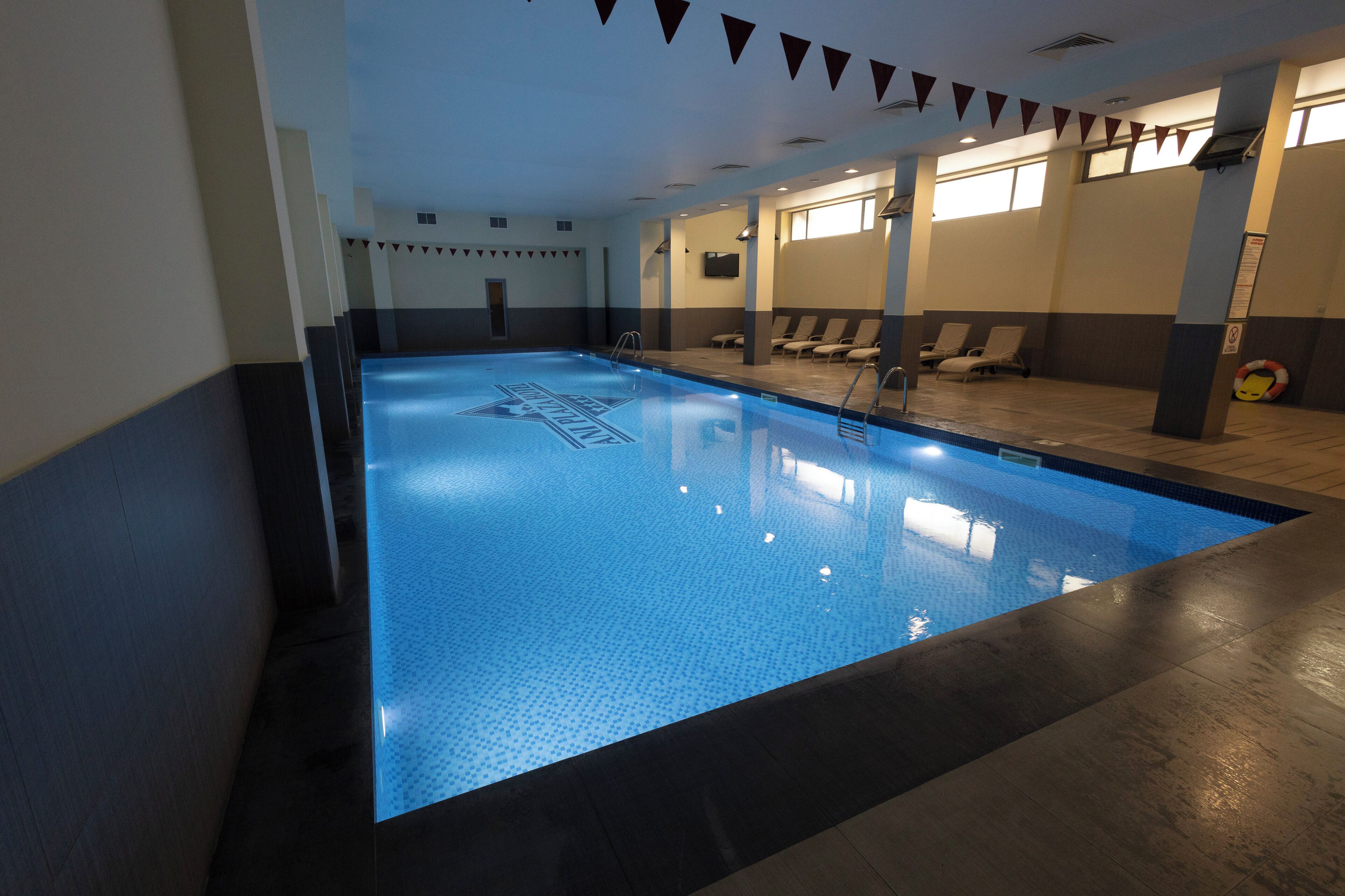 Una piscina techada