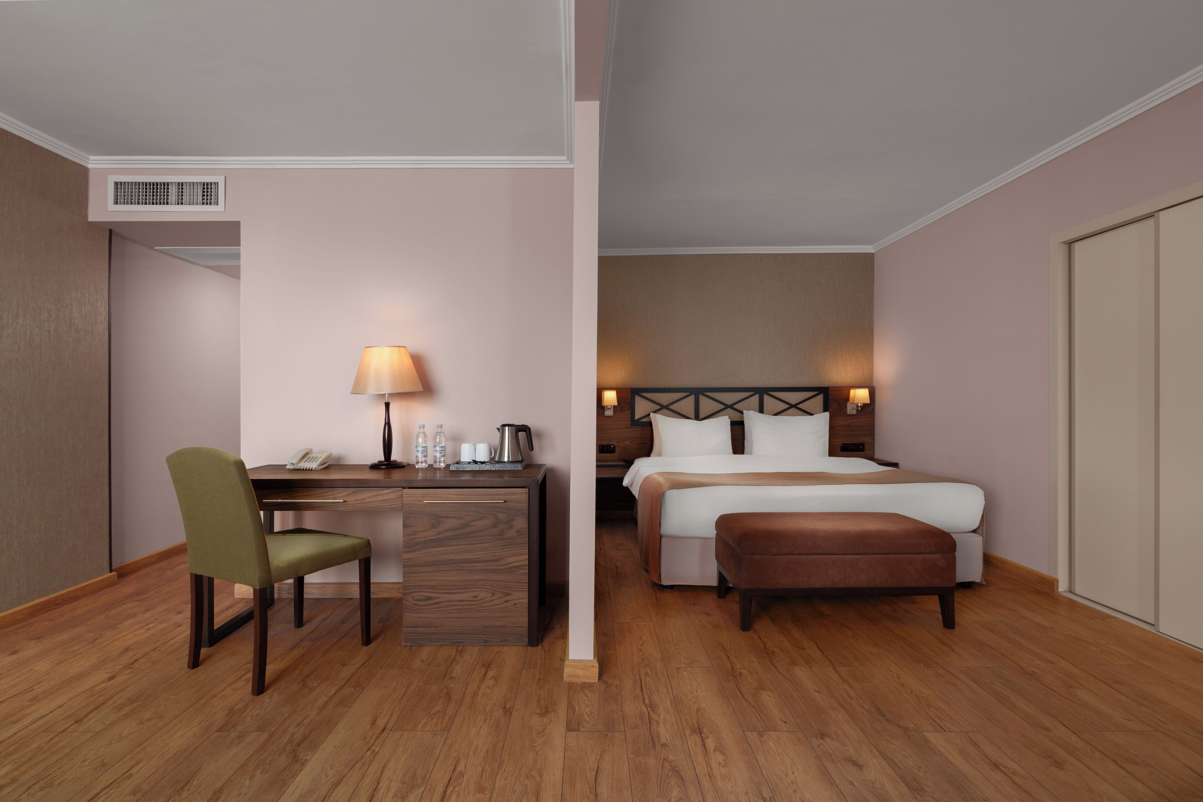 Junior Suite | Minibar, in-room safe, desk, iron/ironing board