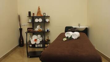 Body treatments, facials, massage/treatment rooms