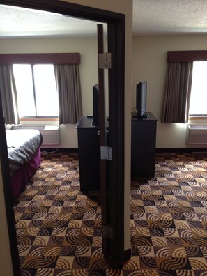 43-inch LCD TV with cable channels, TV