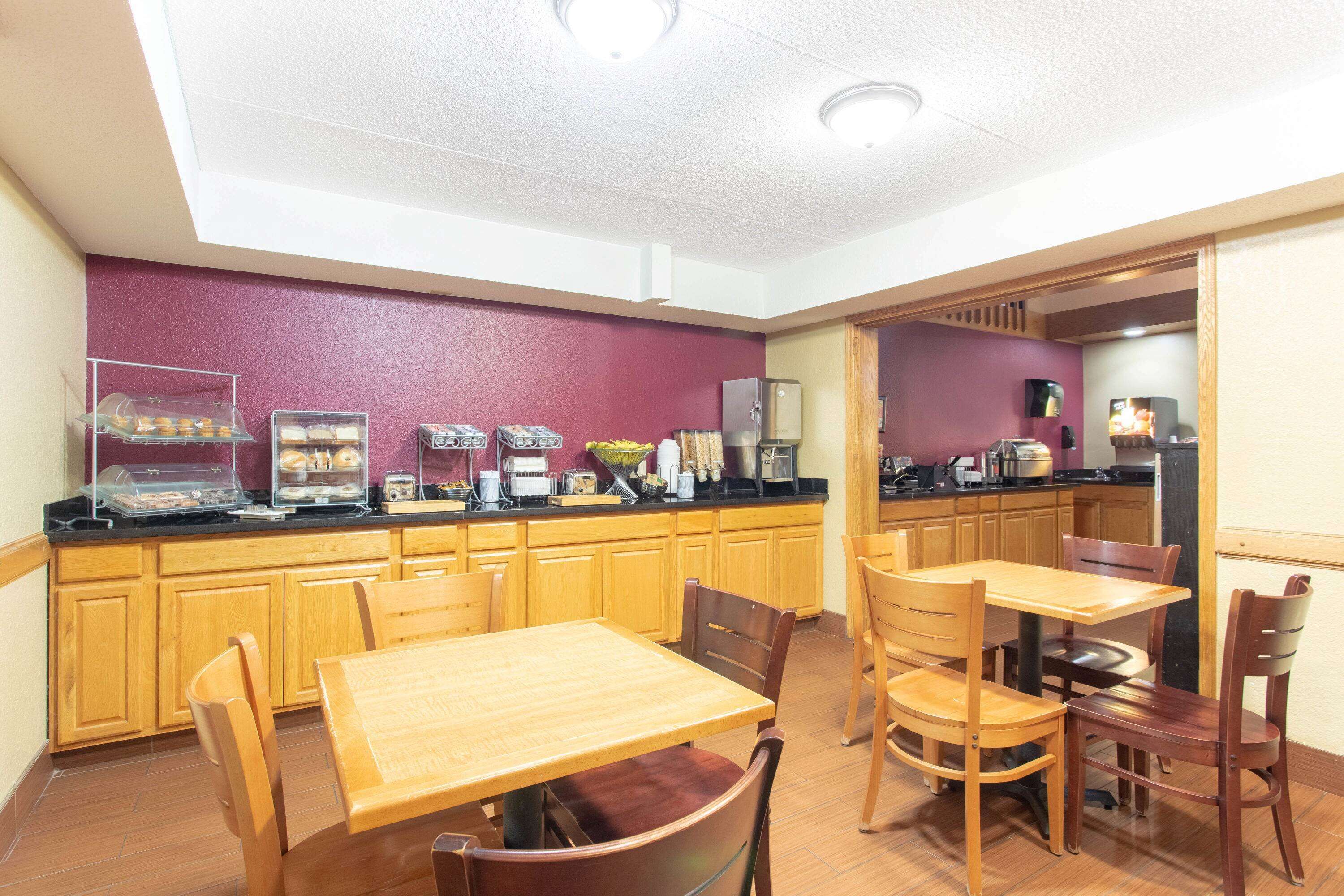 Free daily continental breakfast