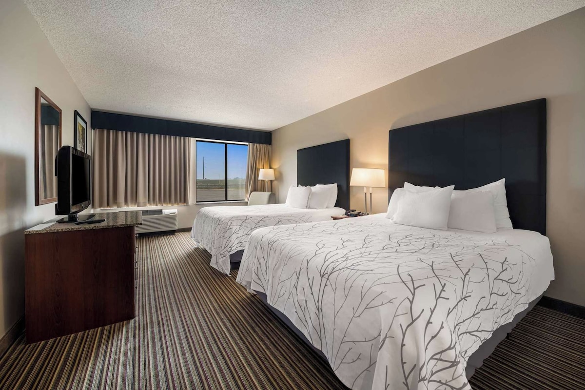 Premium bedding, pillowtop beds, in-room safe, desk