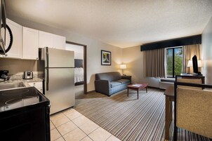 Standard Apartment, 1 King Bed with Sofa bed, Non Smoking (with Sofabed) | Premium bedding, pillowtop beds, in-room safe, desk