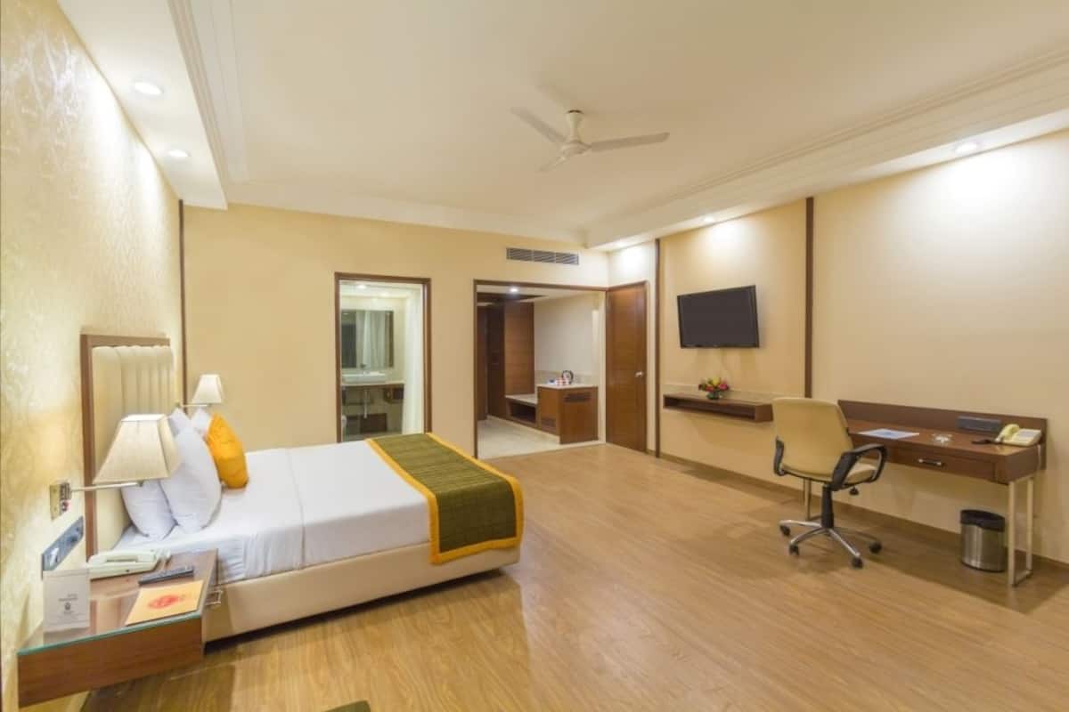 Quarto club, 1 cama King | Frigobar, cofres nos quartos, escrivaninha