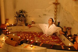 Aromaterapia, masajes con piedras calientes, masajes tailandeses