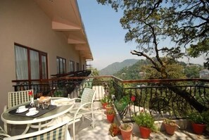 Balcony - Hotel Madhuban (Dehradun)