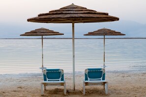 Private beach, free beach cabanas, sun-loungers, beach umbrellas - Herods Dead Sea (Tamar)