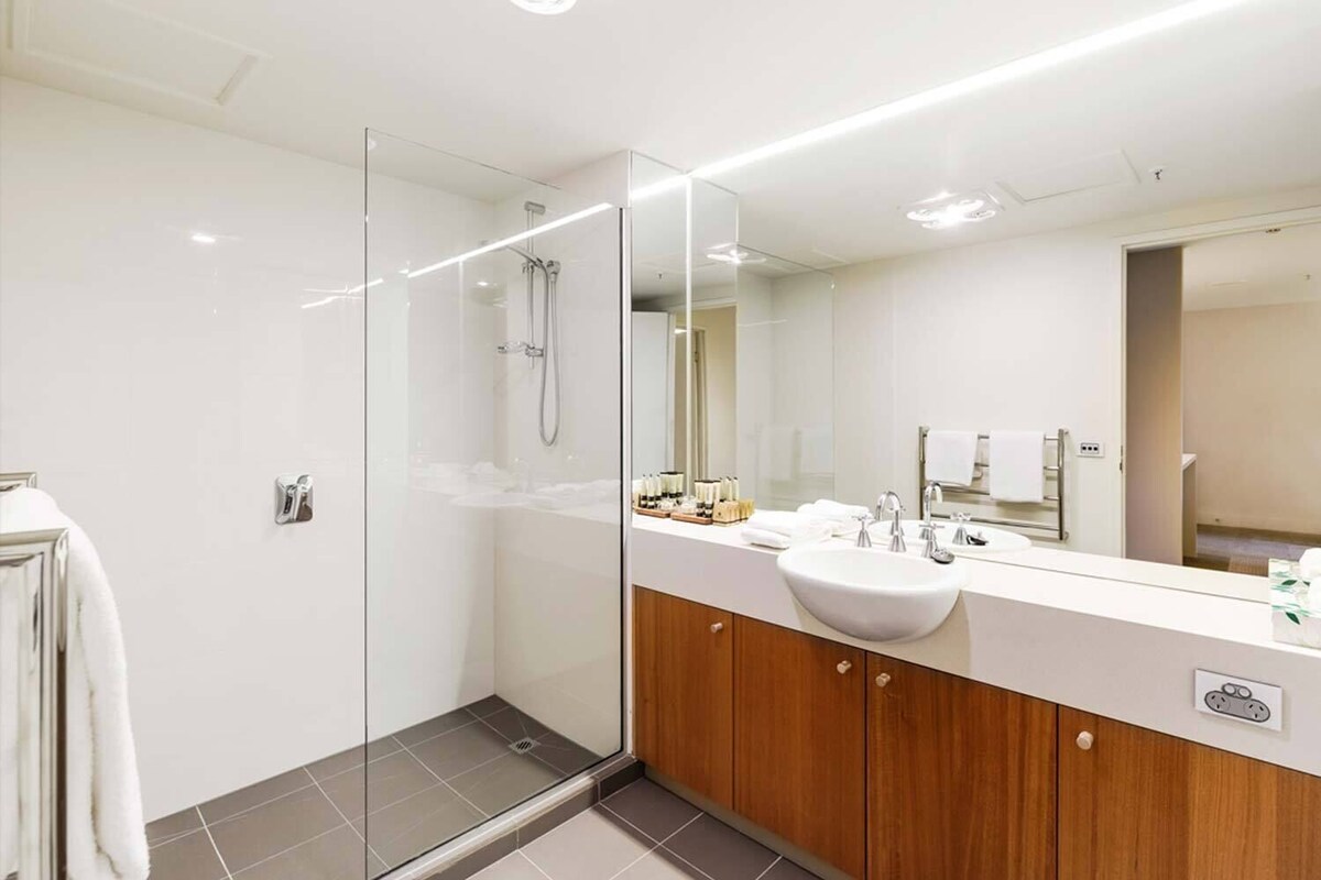 The Old Woolstore Apartment Hotel