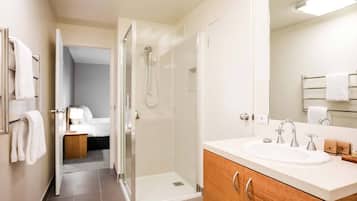 Shower, free toiletries, hair dryer, towels
