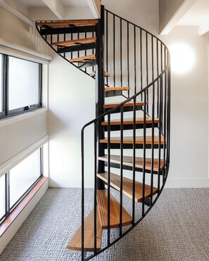 Minibar, iron/ironing board, free WiFi, bed sheets - The Old Woolstore Apartment Hotel (Hobart)