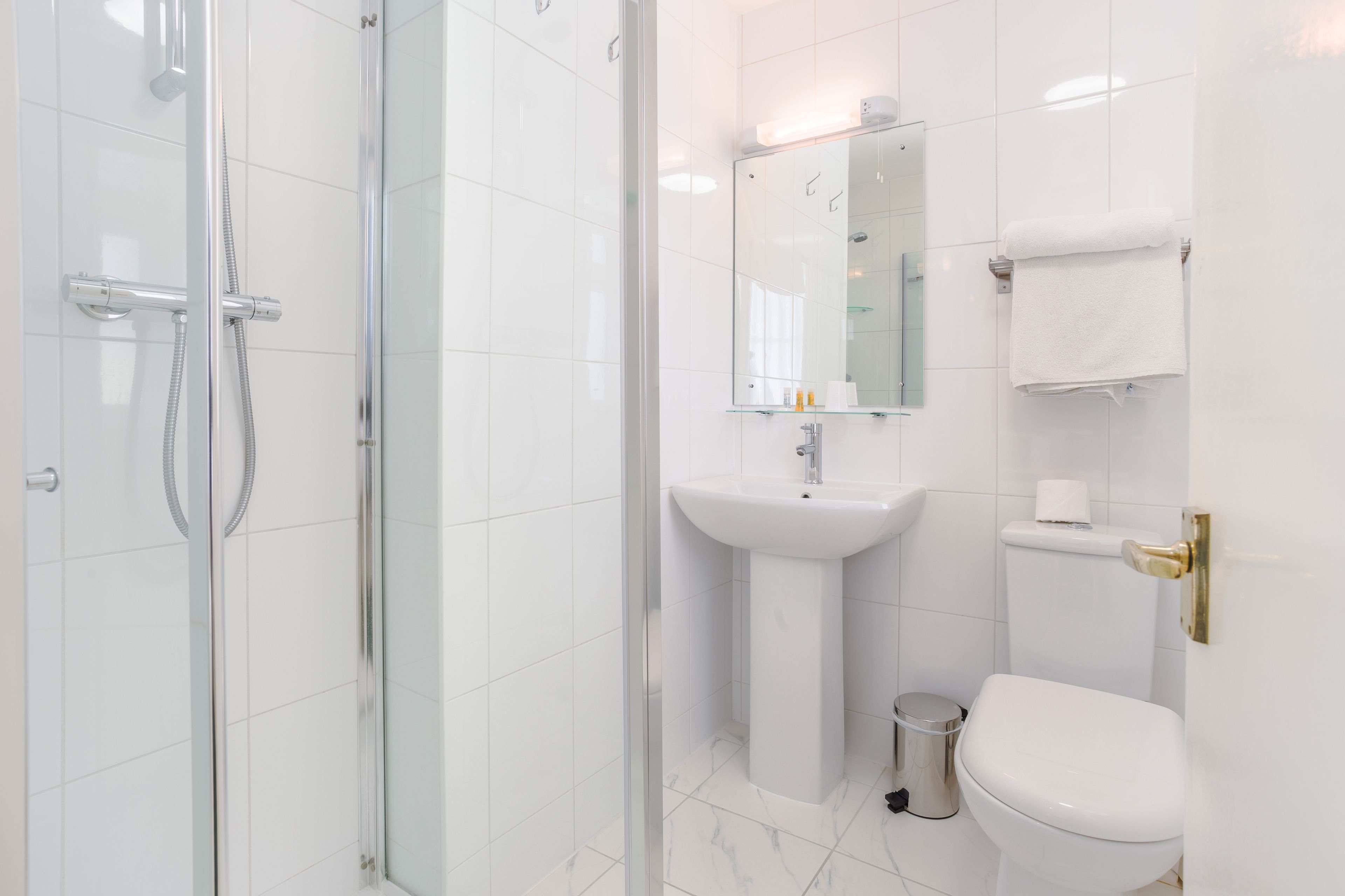 Photo - London Town Hotel