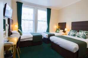Family Room | 1 bedroom, in-room safe, desk, blackout drapes