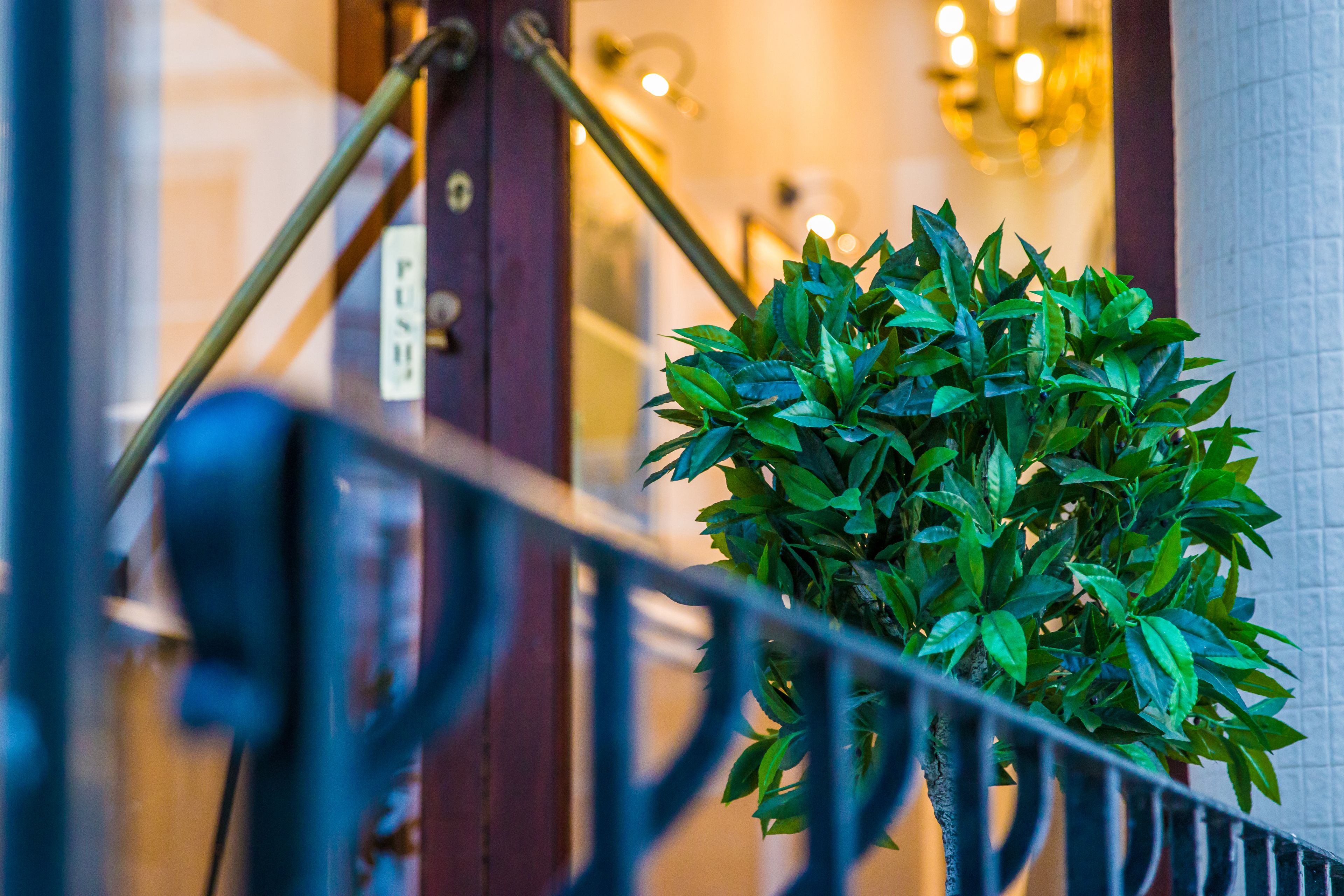 Photo - London Town Hotel