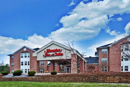 Exterior. Hampton Inn & Suites Cleveland/Independence