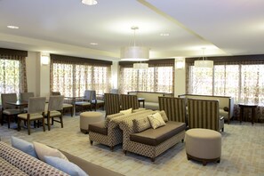 Lobby sitting area - Hampton Inn Lawrenceville (Lawrenceville)