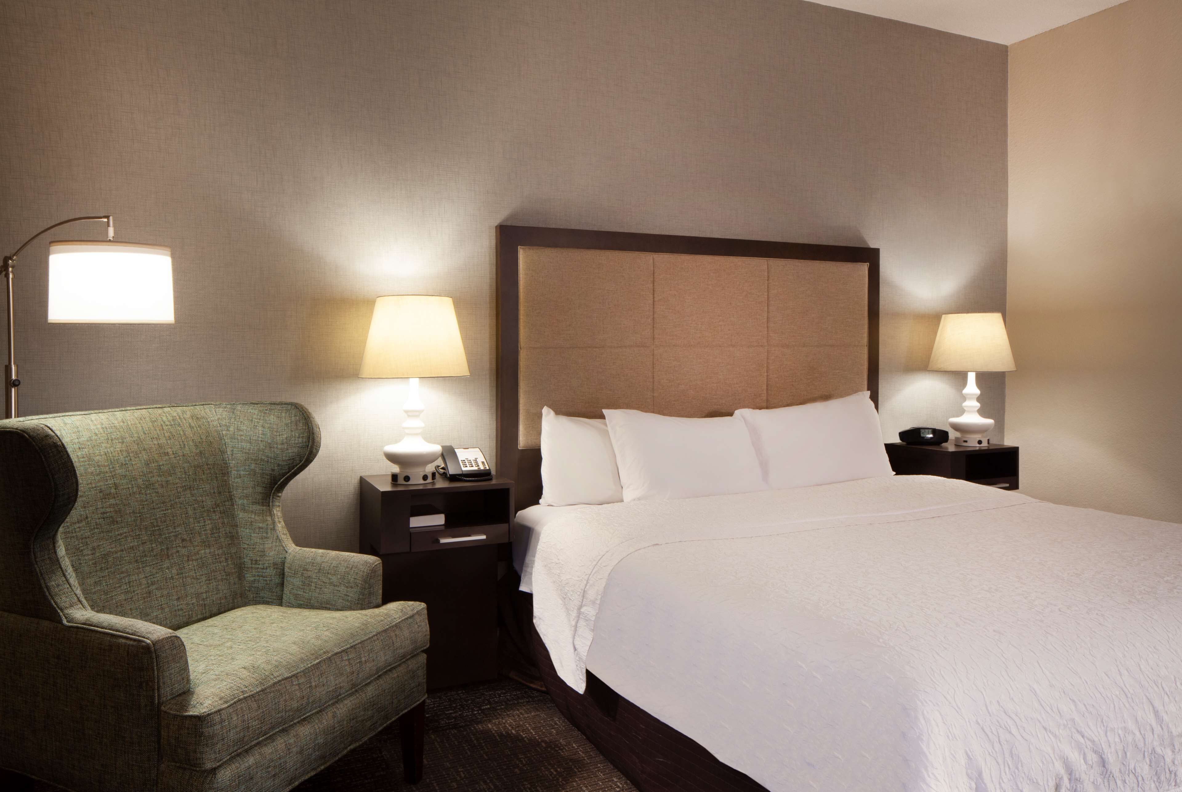 premium bedding, down duvets, in-room safe, desk