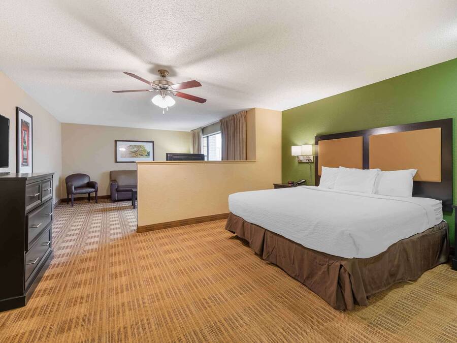 Desk, blackout drapes, iron/ironing board, free WiFi