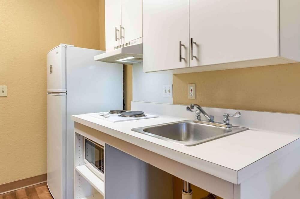 Studio 6 Extended Stay Minneapolis Airport Eagan MN
