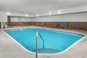 Una piscina cubierta