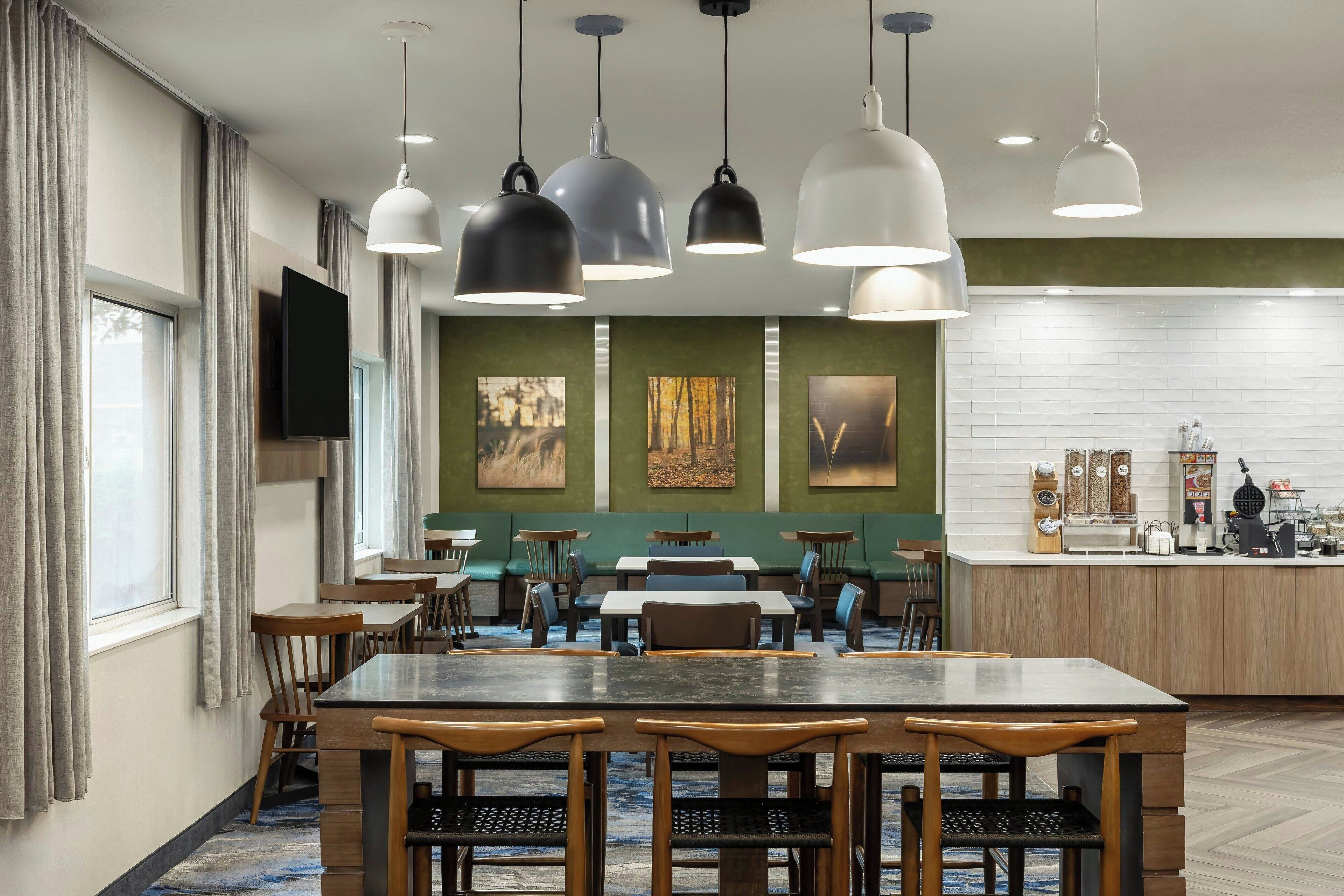 Free daily continental breakfast 